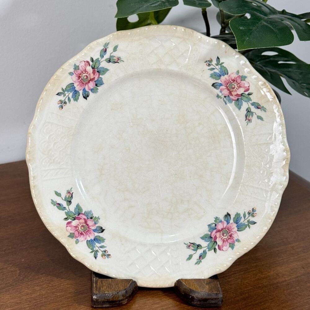 Vintage Homer Laughlin Trellis L Dessert Plate Staining & Crazing Toasty 7"
